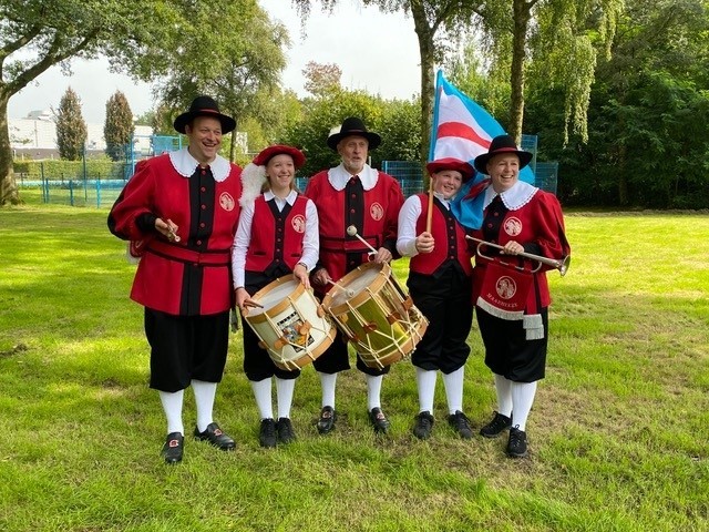 Prinsenpaar Muuzevangers 2023-2024; zijn leden van het Gilde St. Joris-St. Barbara; Prins Dave en Prinses Jolanda van der Palen, ze gaan voorop met carnaval Alaaf!
