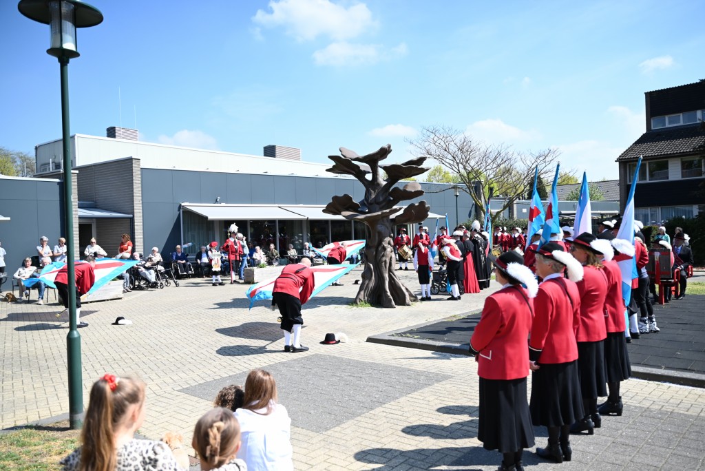 Gilde St. Joris &ndash; St. Barbara viert geslaagde teerdag in Maarheeze
