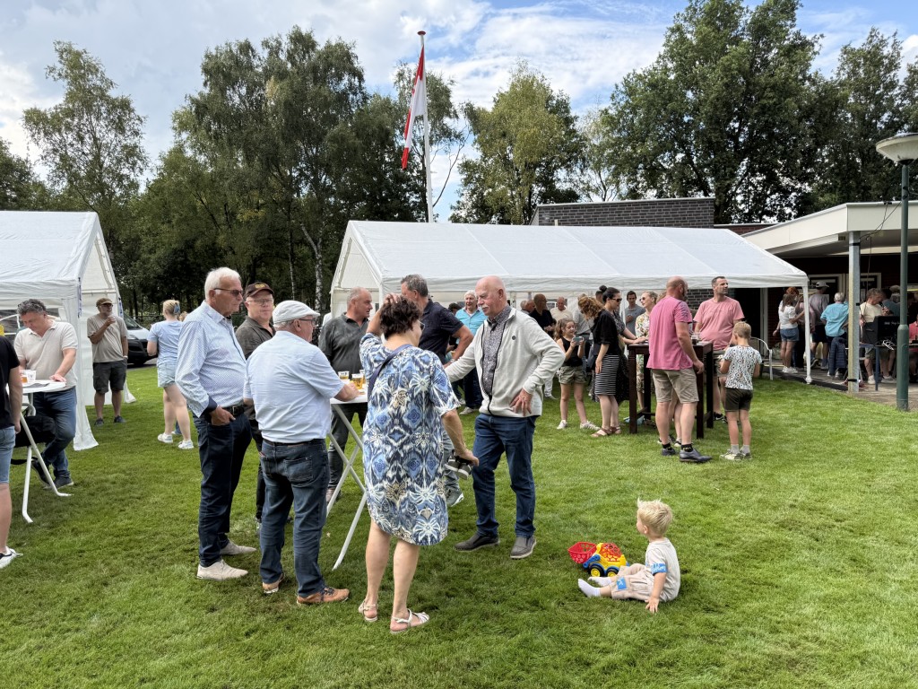 Gilde brengt kermis tot leven met traditie en een nieuwe kermiskoning