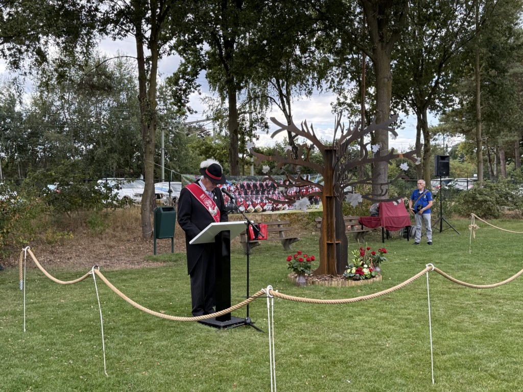 Gilde Maarheeze eert overleden leden met gedenkboom