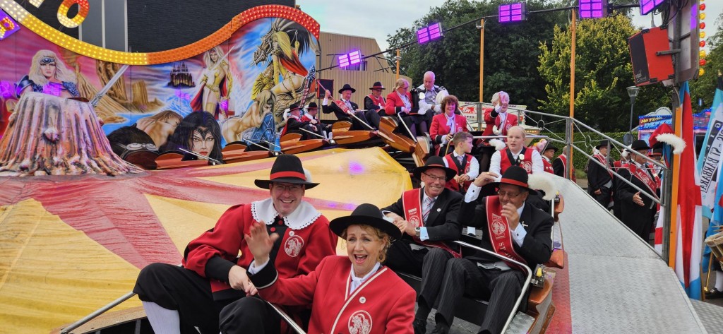 Gilde brengt kermis tot leven met traditie en een nieuwe kermiskoning