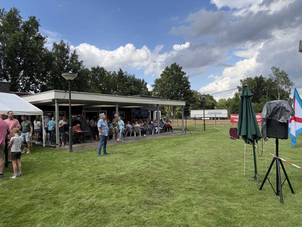 Gilde brengt kermis tot leven met traditie en een nieuwe kermiskoning
