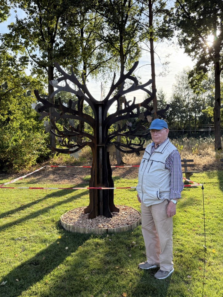 Gilde Maarheeze eert overleden leden met gedenkboom